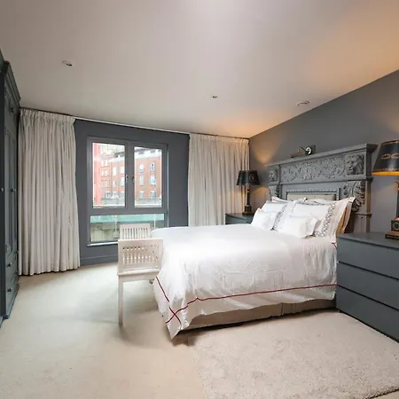 Harbourside Luxury Apartment Bristol