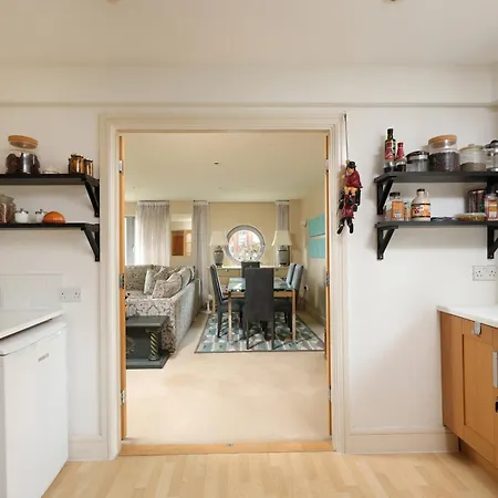 Harbourside Luxury Apartment Bristol